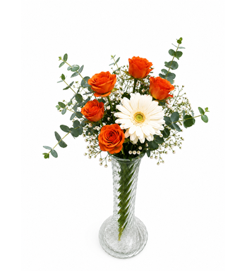beyaz gerbera,cam vazo çiçek,turuncu gül buketi,vazoda çiçek