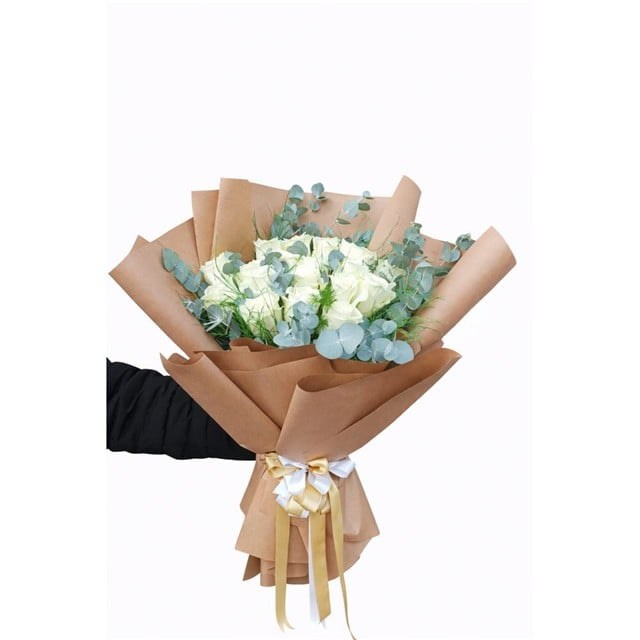 Minimal Şıklık – Kraft Beyaz Gül Buketi