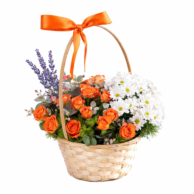 Doğal Hasır Sepette Turuncu Gül Armonisi